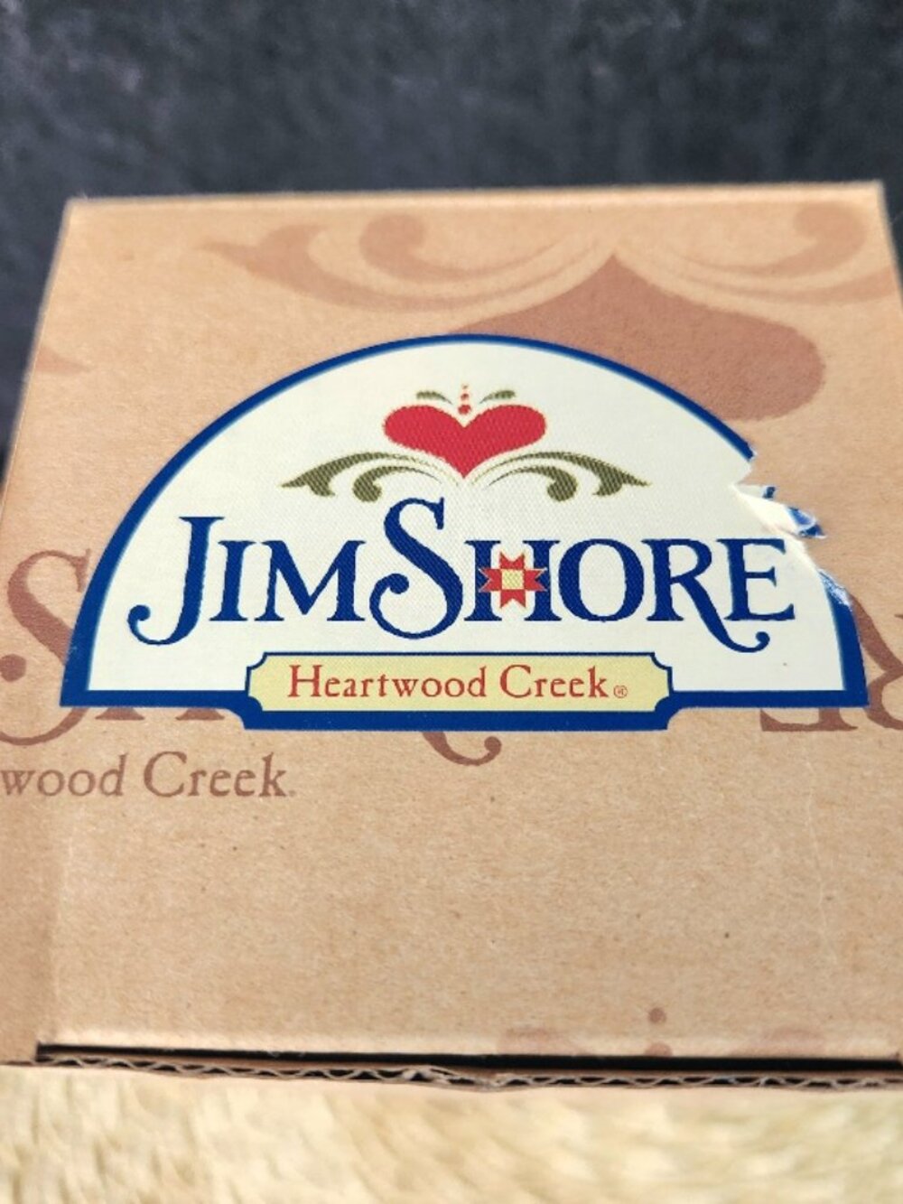 Jim Shore "Light Up Heartwood Creek Lighthouse" Figurine - Picture 4 of 8